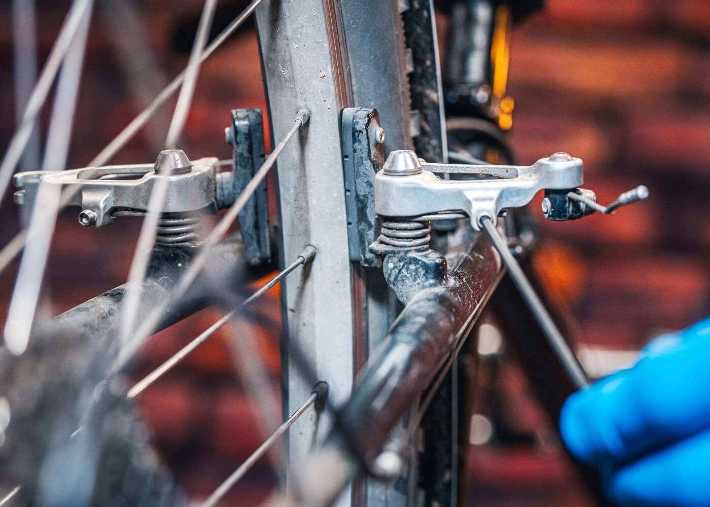 Felgenbremse einstellen - So geht's richtig | BIKE24