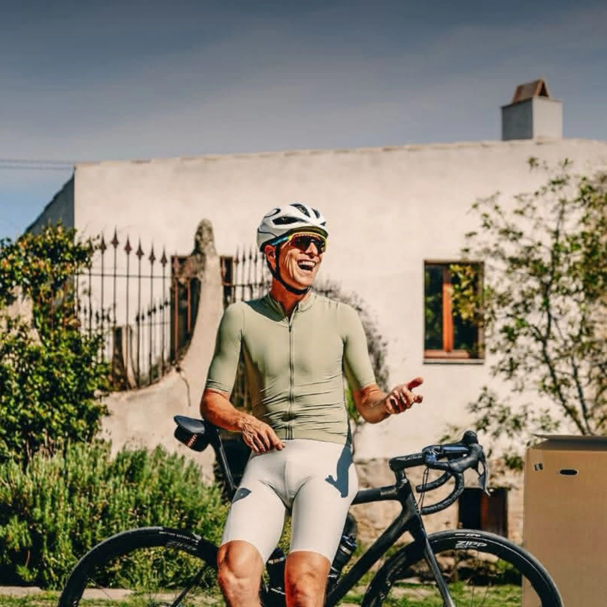 goggles tv Class NXTVISION 4K QLED Smart with Google TV and Flush Wall Mount Ebike Model:BK6S L1-Ovaler Stecker Selle Royal Essenza+ Relaxed Gradient