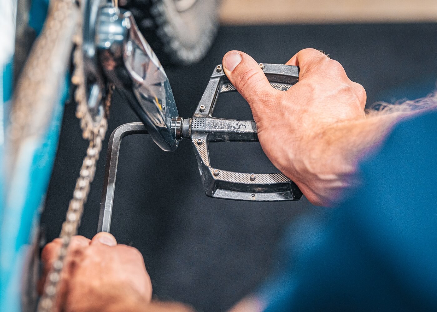 How to Change Bike Pedals - Step by Step Guide | BIKE24